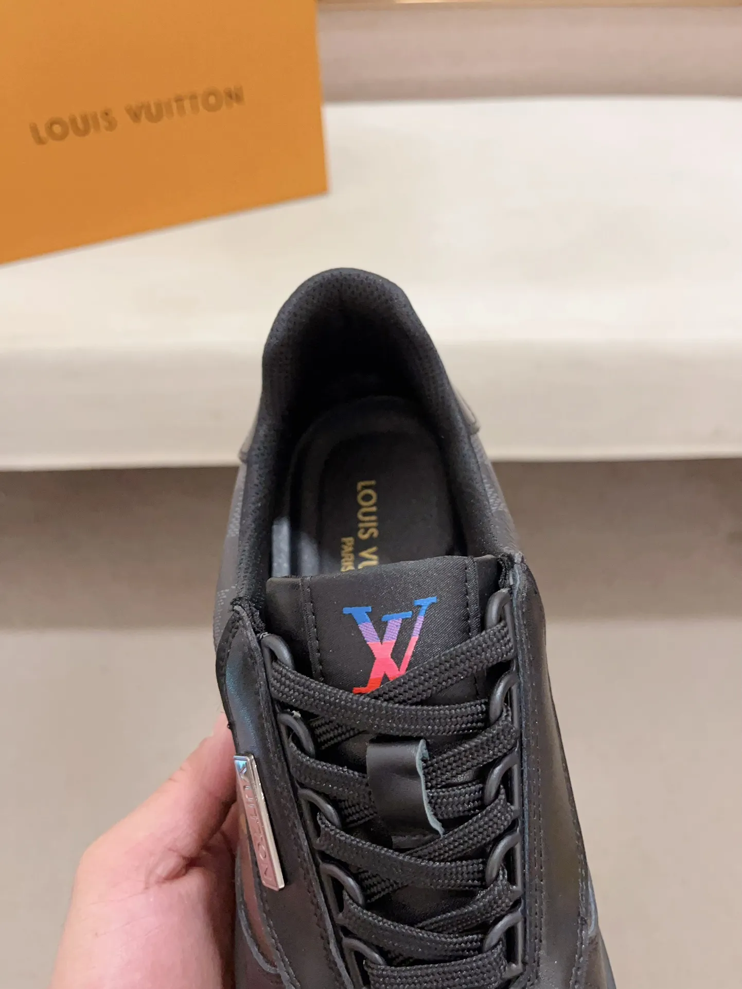Men's shoes💰 400💰Louis Vuitton (Louis Vuitton/LV top 🔍🔍new model is on sale at the same time at the counter, upper 🇮🇹 imported first-layer cowhide from Italy, fully imported sheepskin lining 💪💪, completely 1⃣️ to 1⃣️ replica 🇮🇹💪💪 , ⚠Sole: Original sole provided by the original factory, exclusive movable molded sole, super comfortable, ⚠Original factory goods, 🔍🔍high quality, can be entered and exited the counter at will, welcome to compare⚠Code number: 38-44 (45 can be customized).